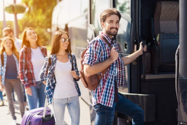Avantaje ale călătoriei cu autobuzul