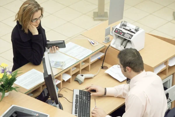 Niciun român nu va fi iertat de noua taxă. Băncile vor avea rolul de colector