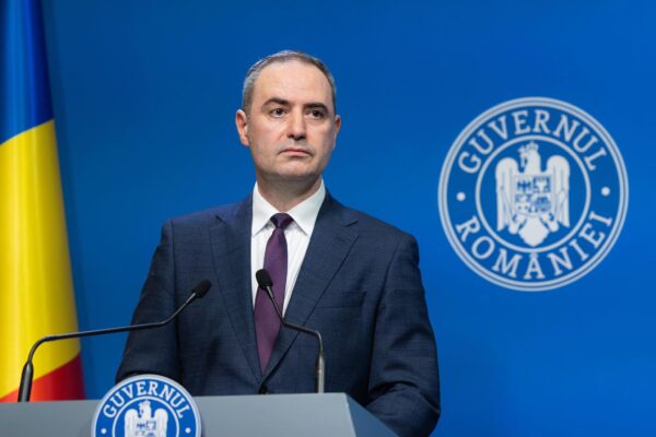 Ministrul Finanțelor avertizează asupra costurilor unei crize politice