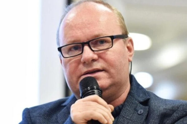 Cristian Păun, despre scăderea consumului: „Poporul plătește nota de plată prin taxare sau inflație. Statul rămâne obez și resursofag”