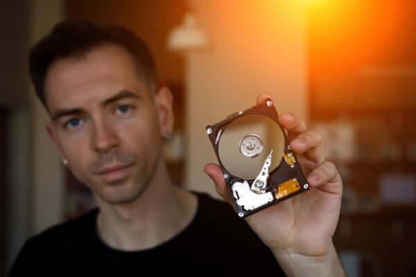 Ar trebui să treci de la hard disk la SSD? Avantajele și costurile explicate