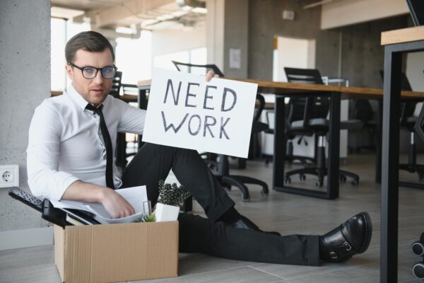 Când merită să renunți la job pentru propria afacere