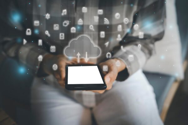 Cum alegi serviciul de cloud potrivit: comparație între Google Drive, OneDrive și iCloud