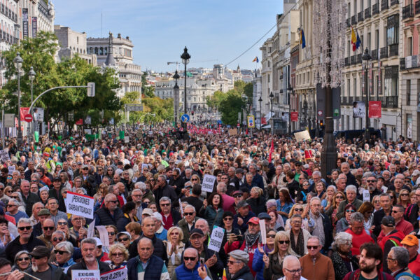 Madrid: 25.000 de manifestanți cer protejarea pensiilor înaintea alegerilor anticipate